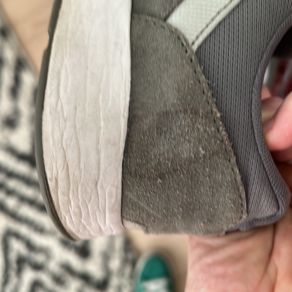 Olive green new balance sneakers - Picture 4 of 8